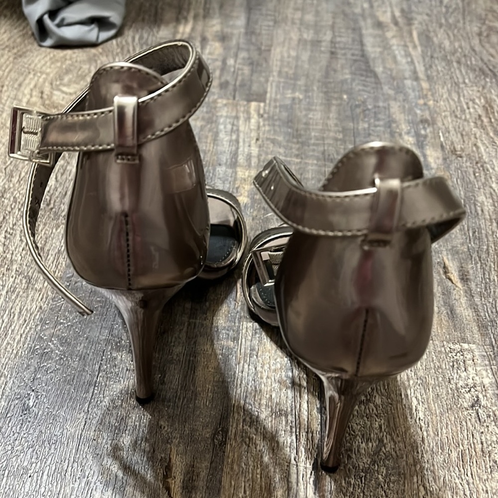 Shoes - Picture 3 of 4